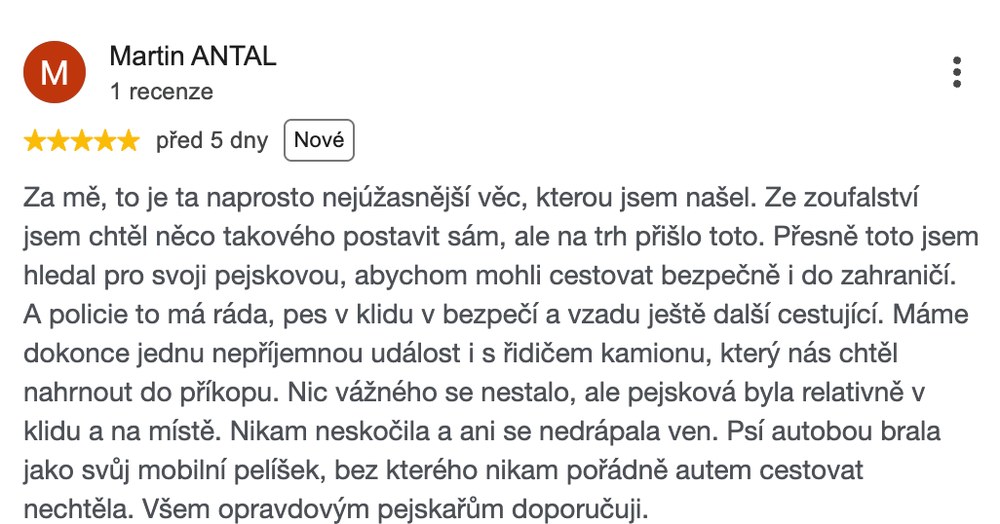 Recenze na Googlu: řidič kamionu je chtěl vytlačit do příkopu, pes zůstal v CestoVáčku v klidu na místě